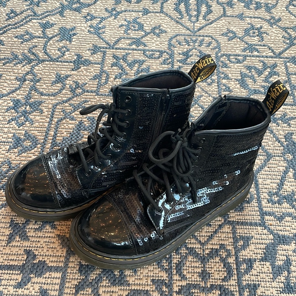 Dr Marten’s 1460 sequin boots. Zipper and tie closure. Very good condition!
